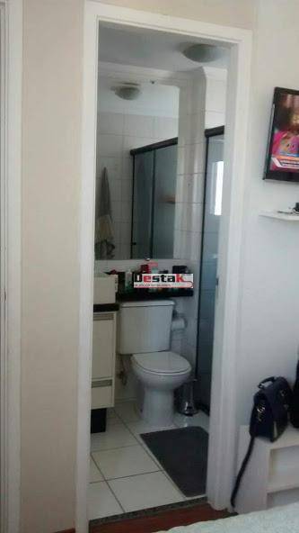 Apartamento à venda com 3 quartos, 60m² - Foto 11