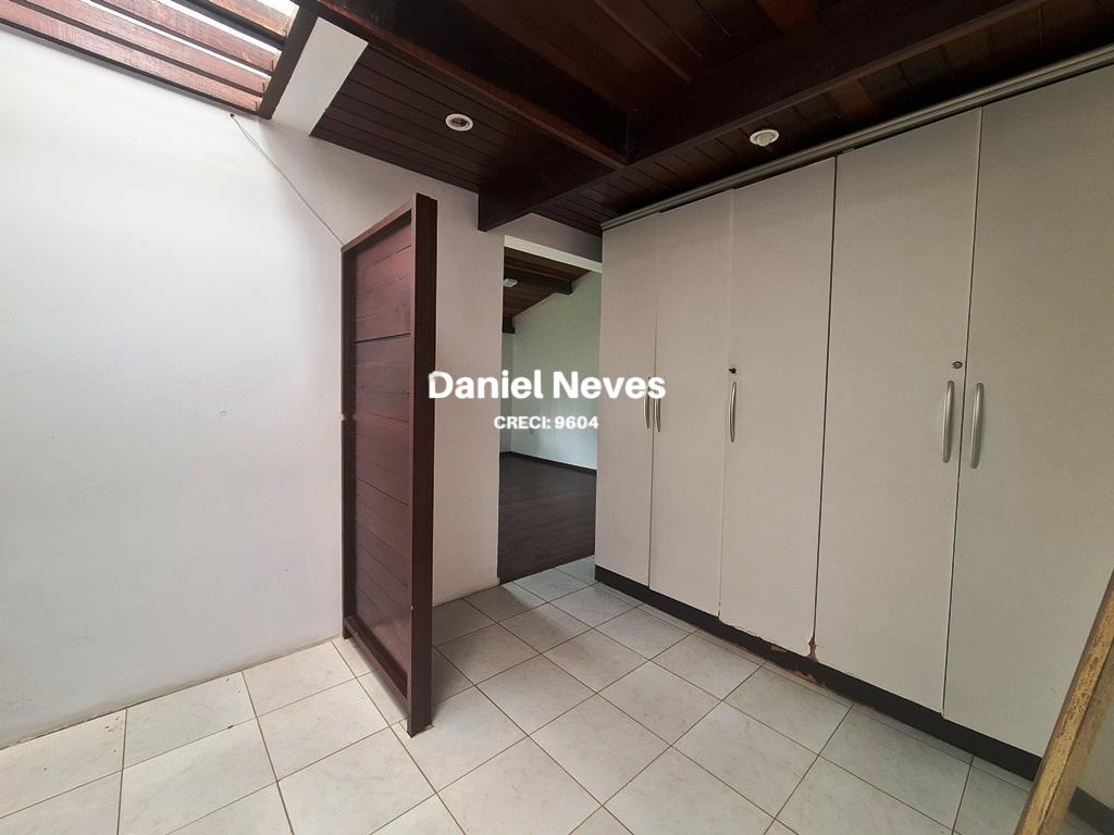 Casa à venda com 4 quartos, 334m² - Foto 21