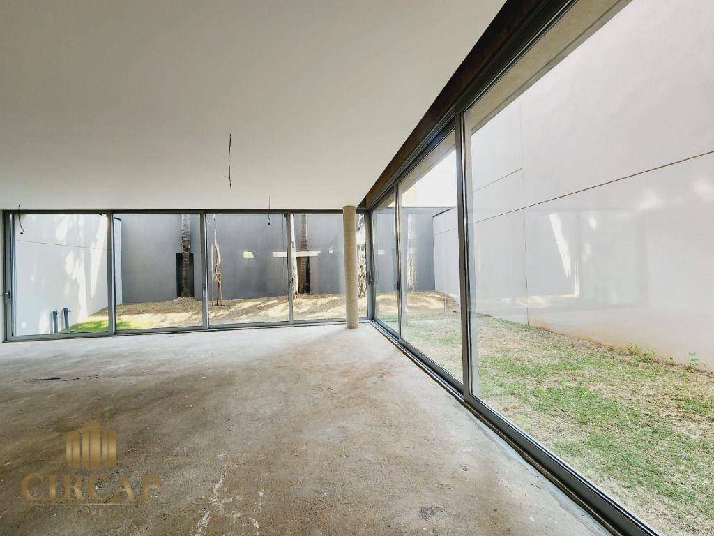 Casa de Condomínio à venda com 4 quartos, 448m² - Foto 4