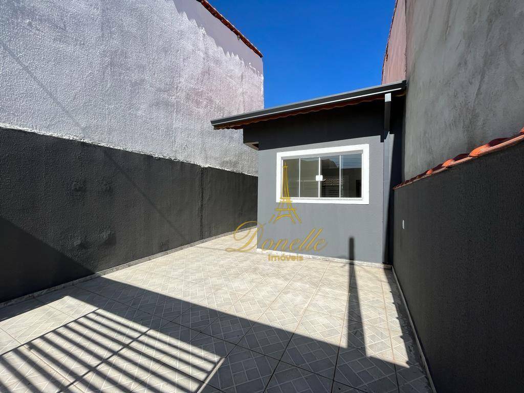 Casa à venda com 2 quartos, 70m² - Foto 8