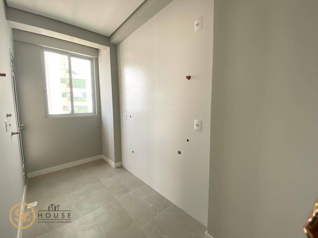 Apartamento à venda com 4 quartos, 143m² - Foto 10