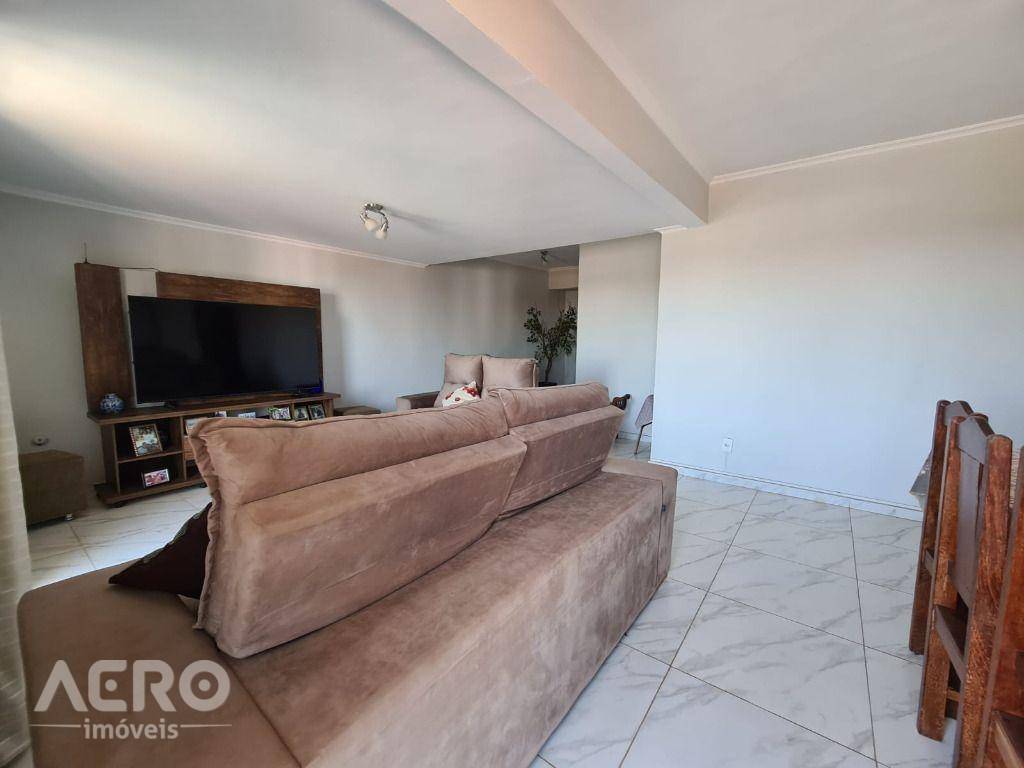 Apartamento à venda com 3 quartos, 191m² - Foto 8