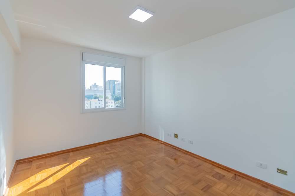 Apartamento à venda com 3 quartos, 105m² - Foto 2