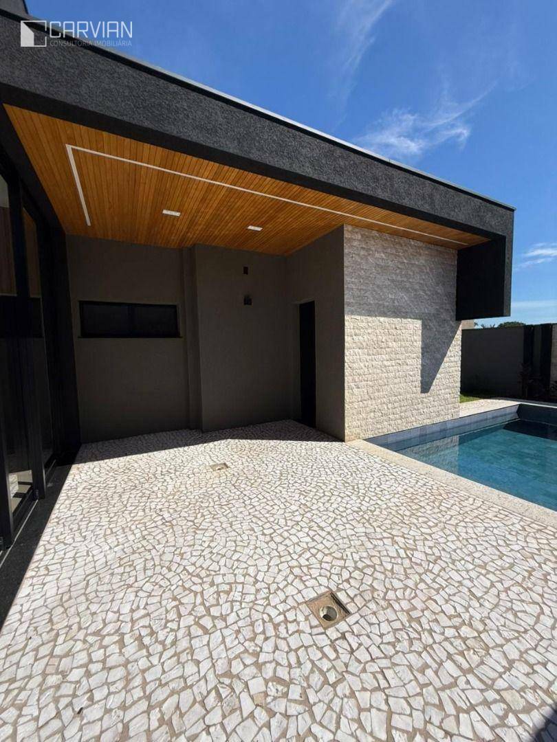 Casa de Condomínio à venda com 4 quartos, 262m² - Foto 2