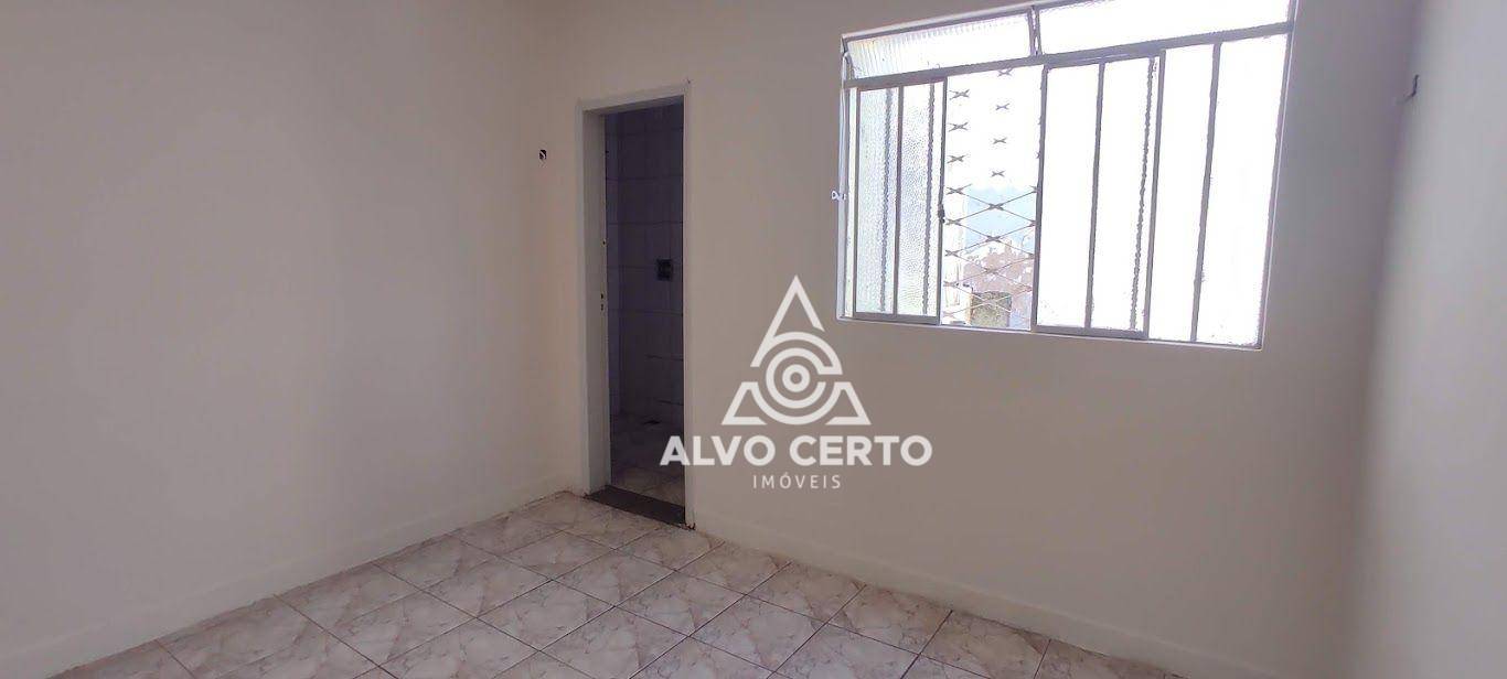 Casa para alugar com 2 quartos, 100m² - Foto 8