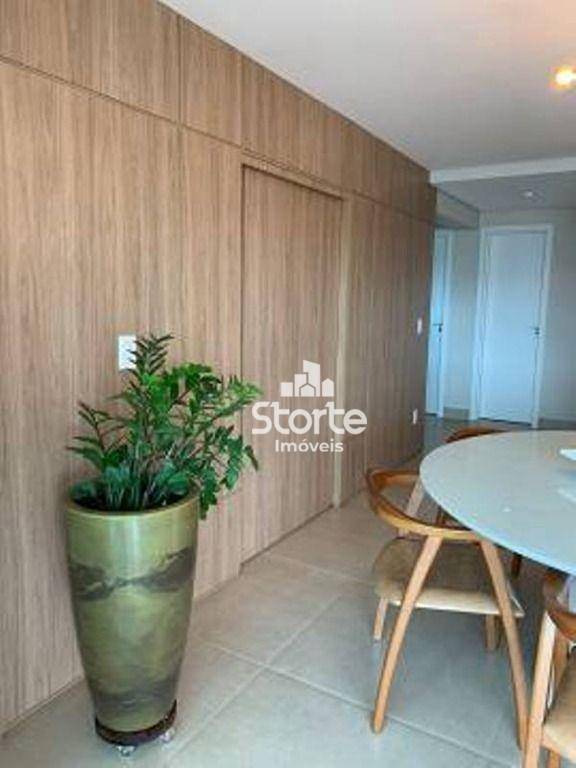 Apartamento à venda com 3 quartos, 168m² - Foto 3