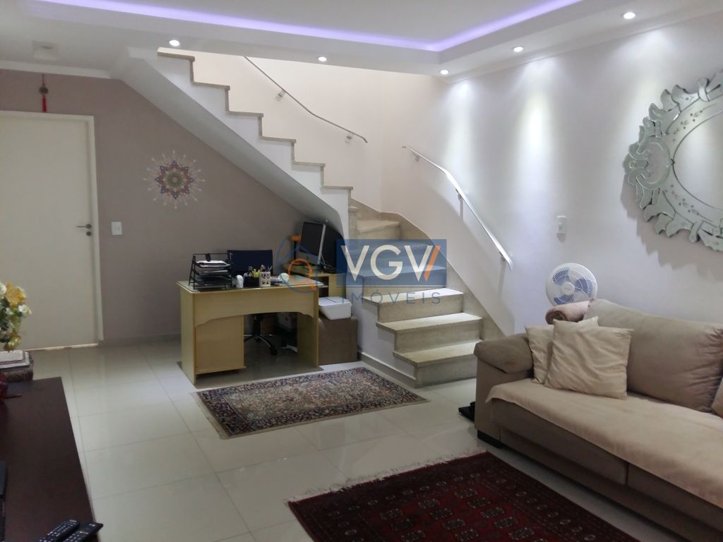 Casa à venda com 2 quartos, 130m² - Foto 1