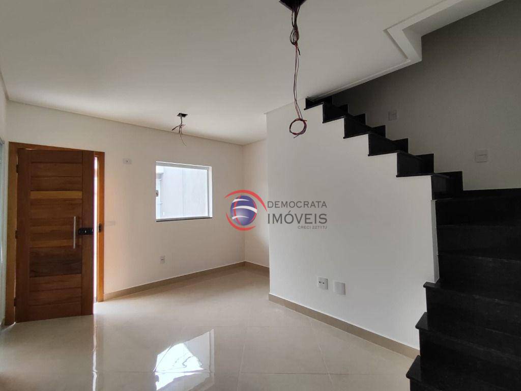 Sobrado à venda com 2 quartos, 90m² - Foto 1