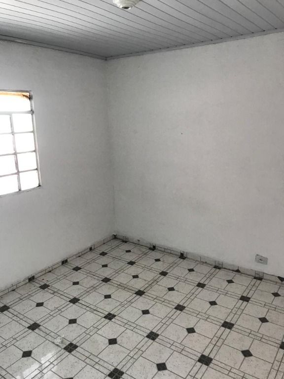 Casa para alugar com 1 quarto, 40m² - Foto 9