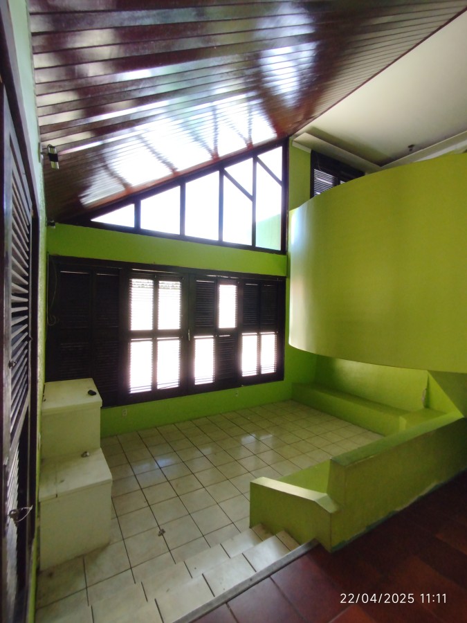 Casa para alugar com 5 quartos, 200m² - Foto 12