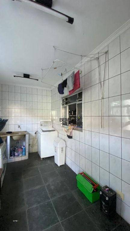 Casa à venda com 4 quartos, 300m² - Foto 30