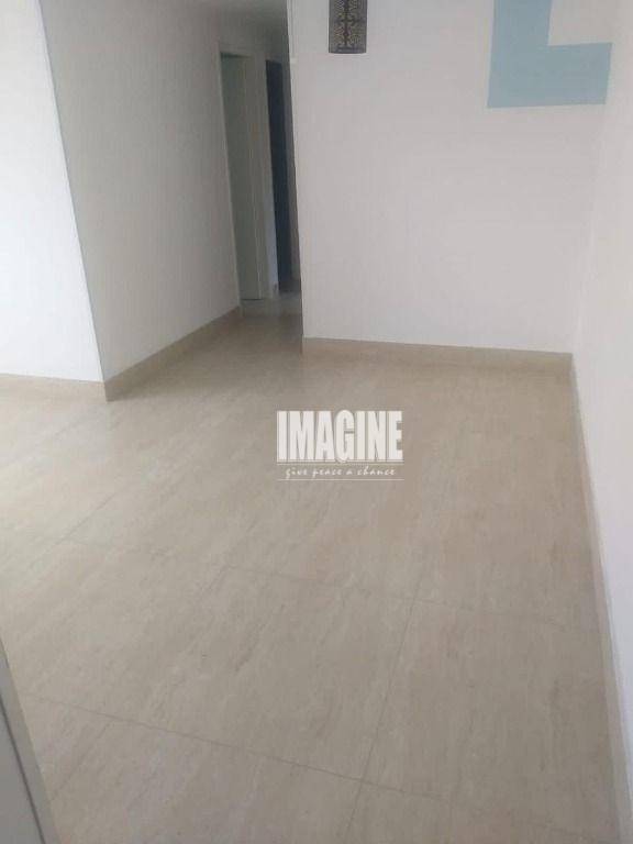 Apartamento à venda com 3 quartos, 72m² - Foto 1