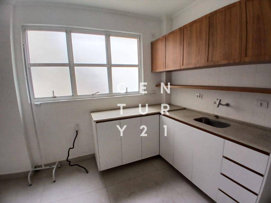 Apartamento para alugar com 3 quartos, 120m² - Foto 17