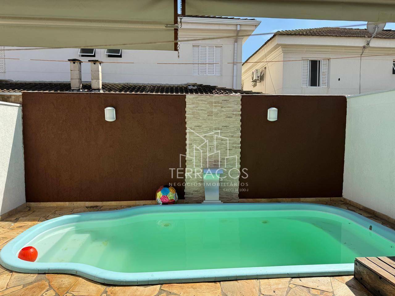 Sobrado para alugar com 3 quartos, 111m² - Foto 1