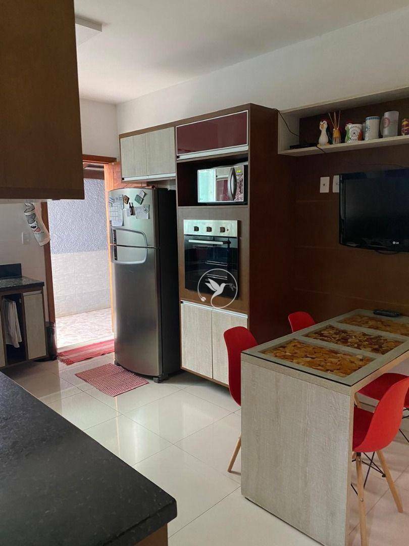 Casa à venda com 4 quartos, 140m² - Foto 11