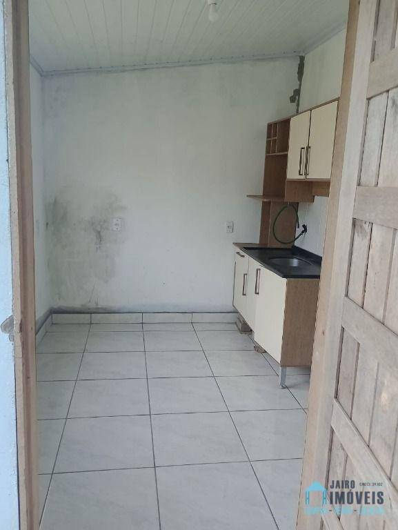 Casa à venda com 2 quartos, 40m² - Foto 6