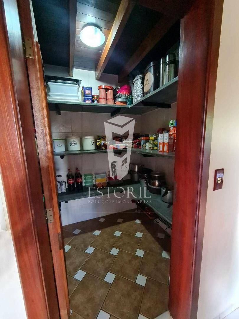 Casa para alugar com 4 quartos, 500m² - Foto 18