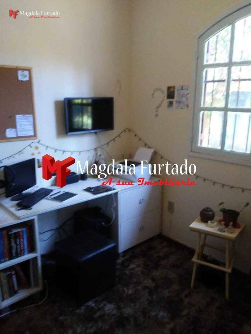 Casa à venda com 4 quartos, 220m² - Foto 28