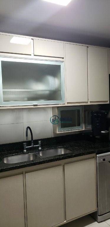 Apartamento à venda com 3 quartos, 97m² - Foto 16