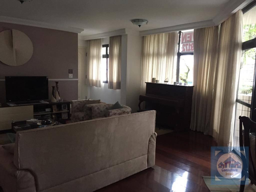 Apartamento à venda com 3 quartos, 158m² - Foto 1