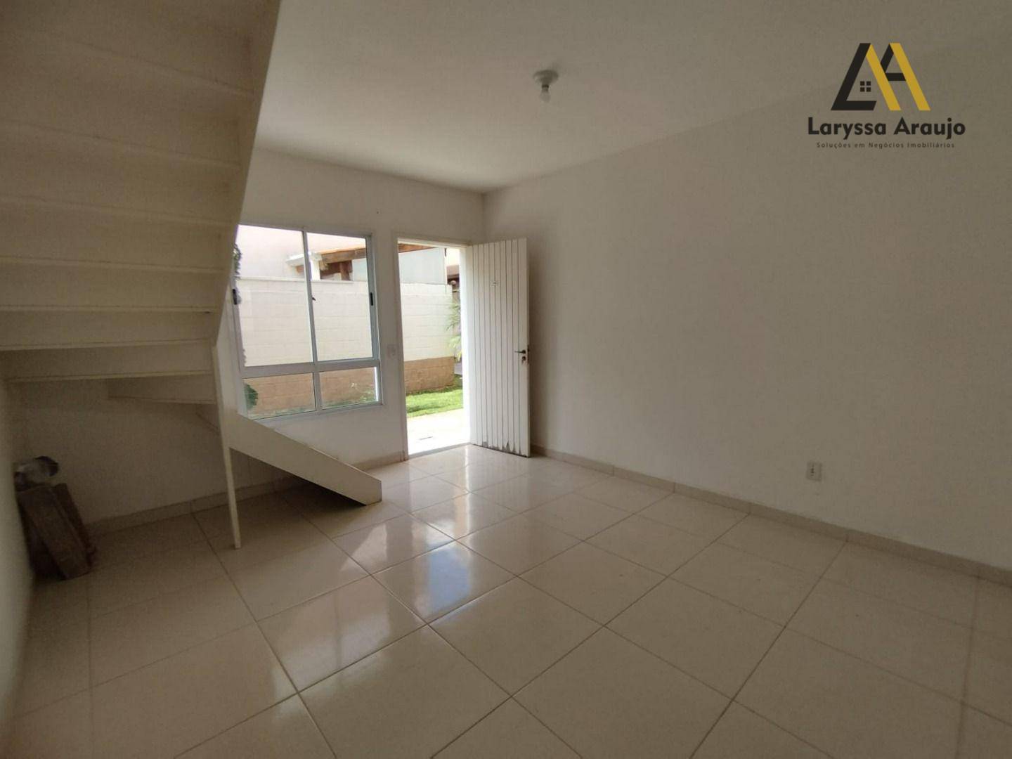 Sobrado à venda com 2 quartos, 50m² - Foto 1