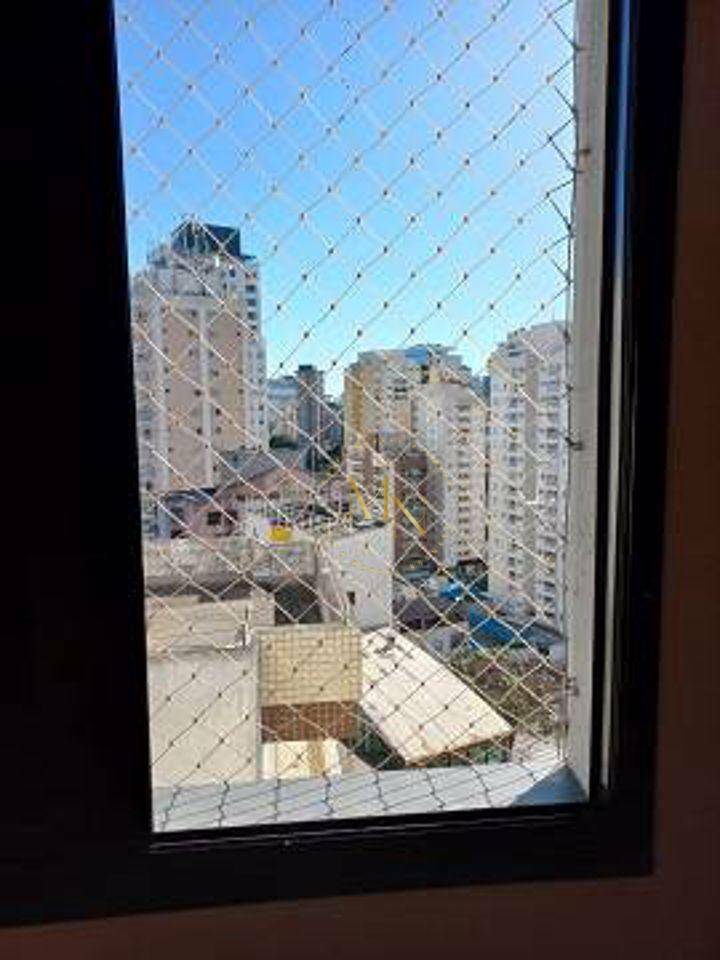 Apartamento à venda com 2 quartos, 70m² - Foto 17