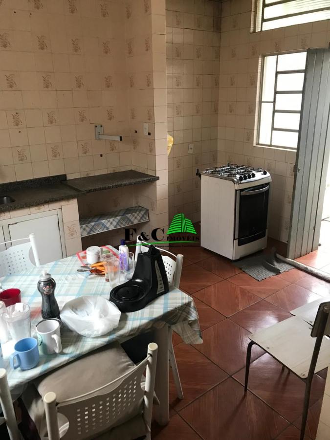 Casa à venda com 3 quartos, 180m² - Foto 14