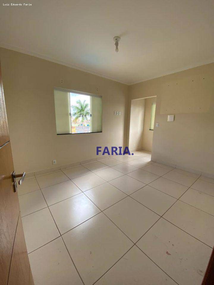 Casa à venda com 3 quartos, 220m² - Foto 4