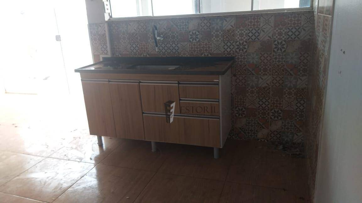 Casa para alugar com 4 quartos, 340m² - Foto 12