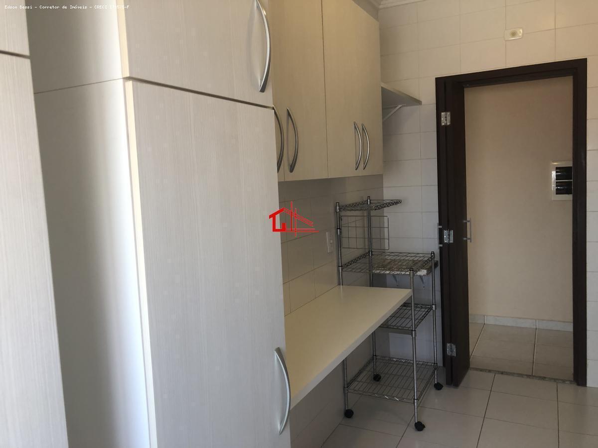 Apartamento à venda com 2 quartos, 75m² - Foto 9