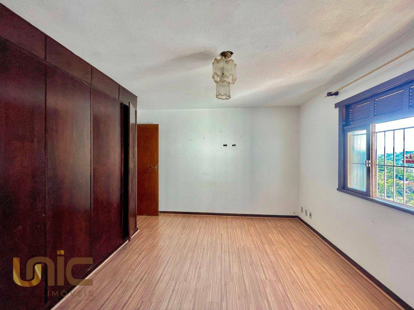 Casa à venda com 4 quartos, 229m² - Foto 10