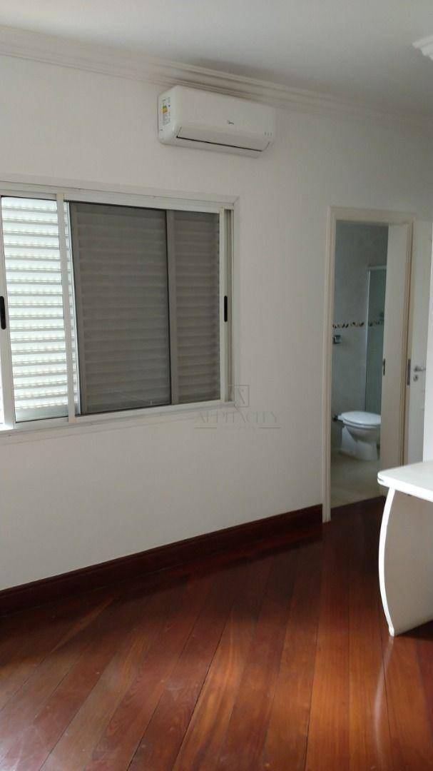 Casa de Condomínio para alugar com 4 quartos, 413m² - Foto 3