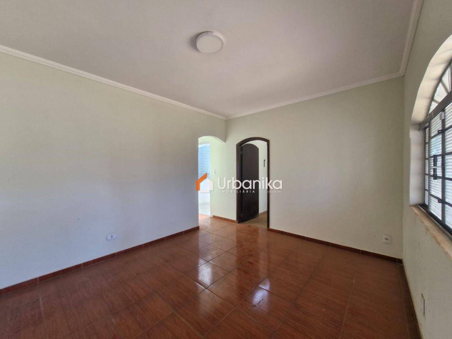 Casa, 4 quartos, 230 m² - Foto 2