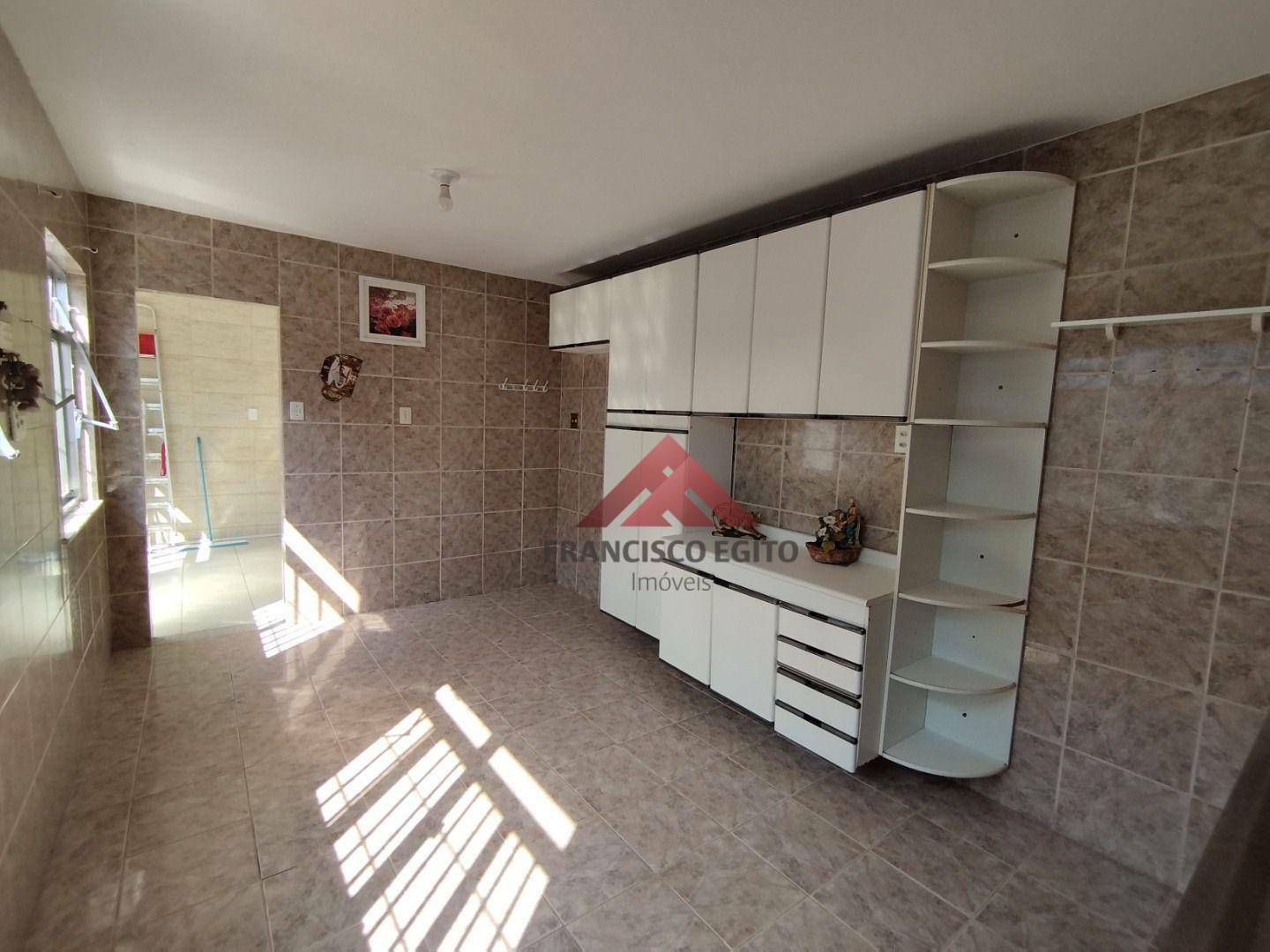 Casa à venda com 4 quartos, 286m² - Foto 8