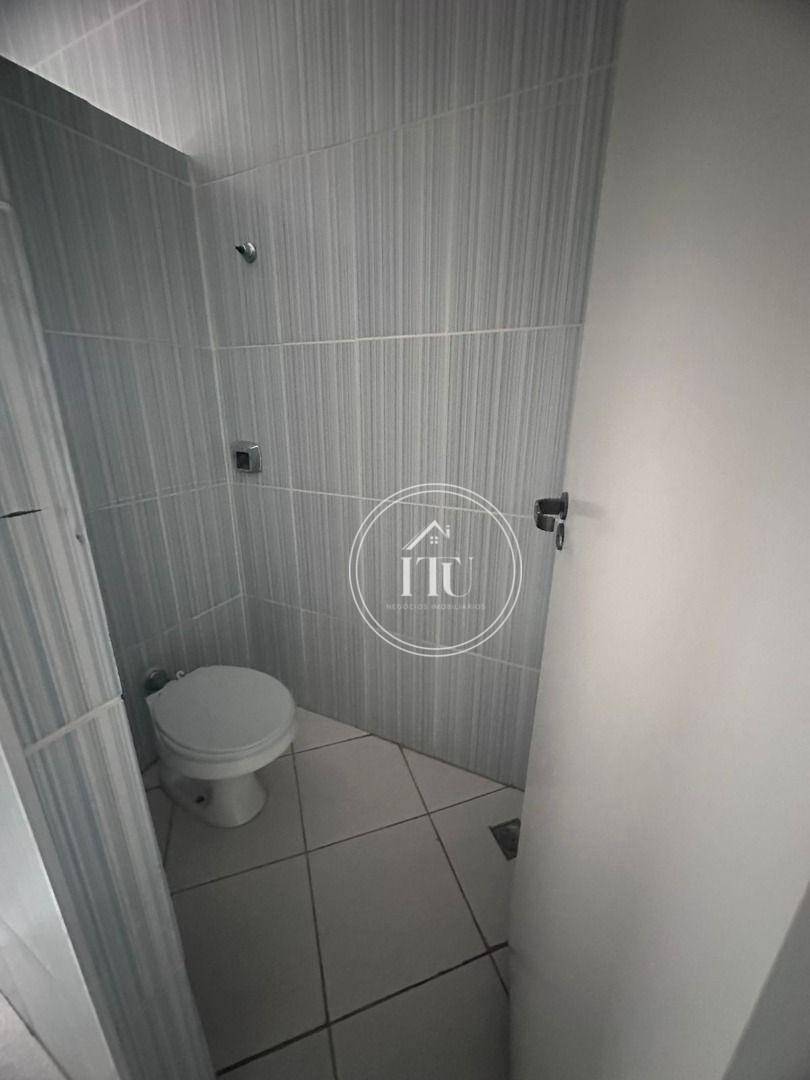 Casa para alugar com 6 quartos, 224m² - Foto 12