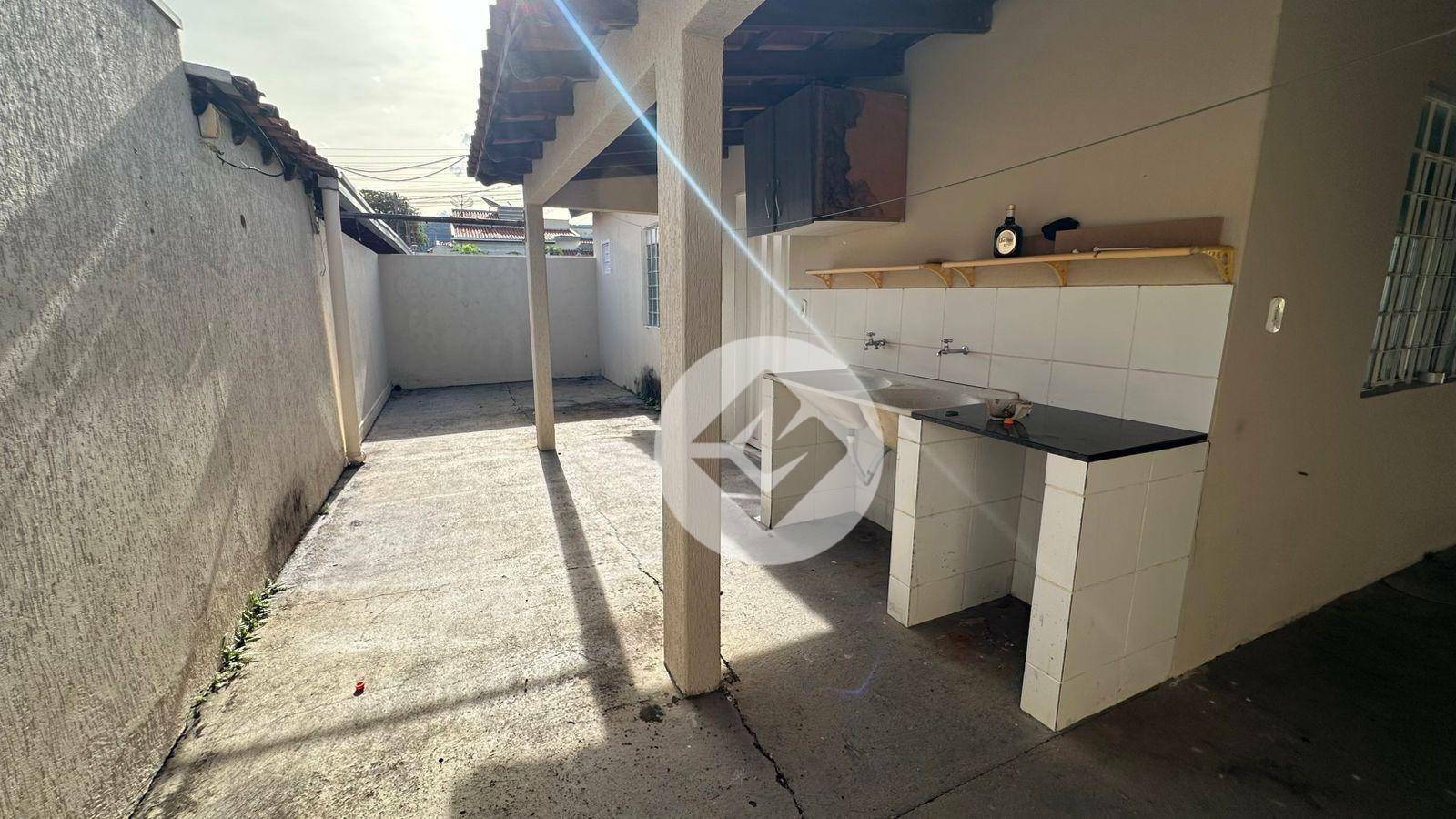 Casa à venda com 3 quartos, 450m² - Foto 9