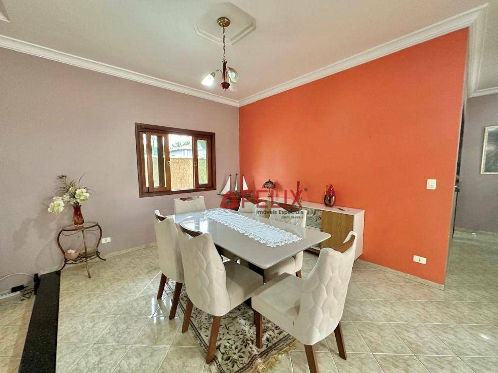 Casa de Condomínio à venda com 3 quartos, 186m² - Foto 1