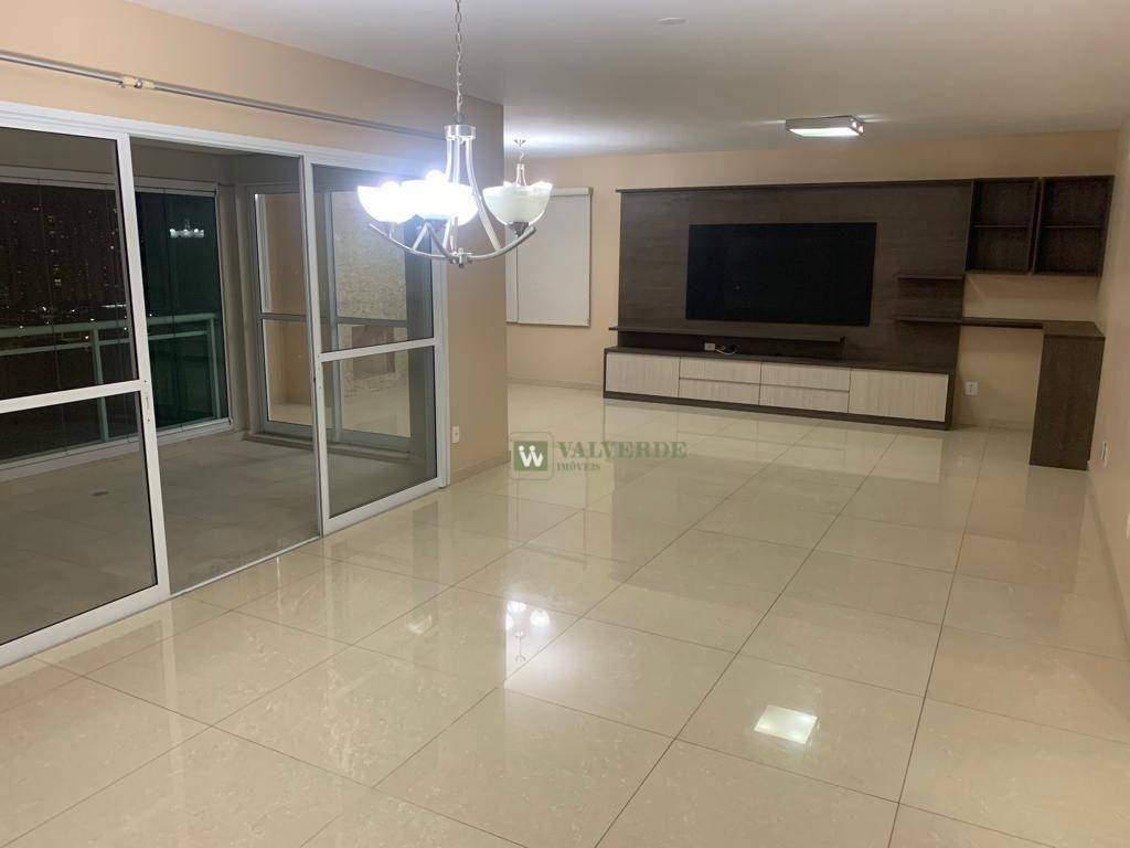 Apartamento à venda com 4 quartos, 233m² - Foto 1