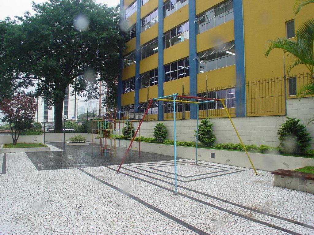 Apartamento à venda com 3 quartos, 160m² - Foto 3