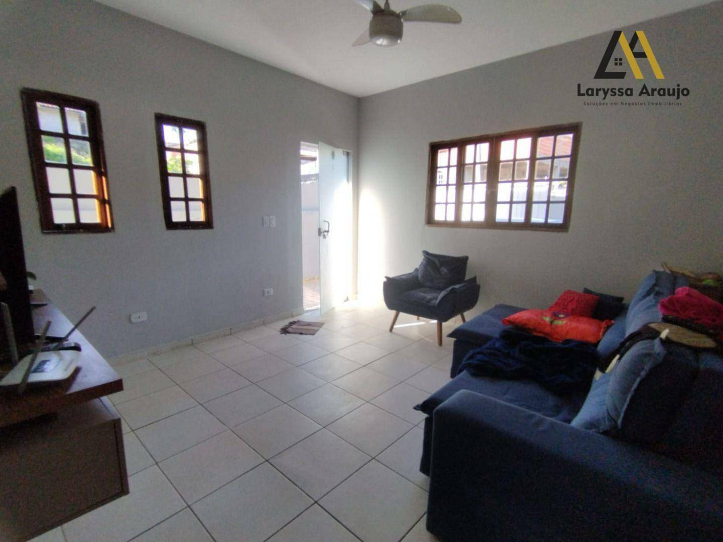 Casa à venda com 3 quartos, 100m² - Foto 5