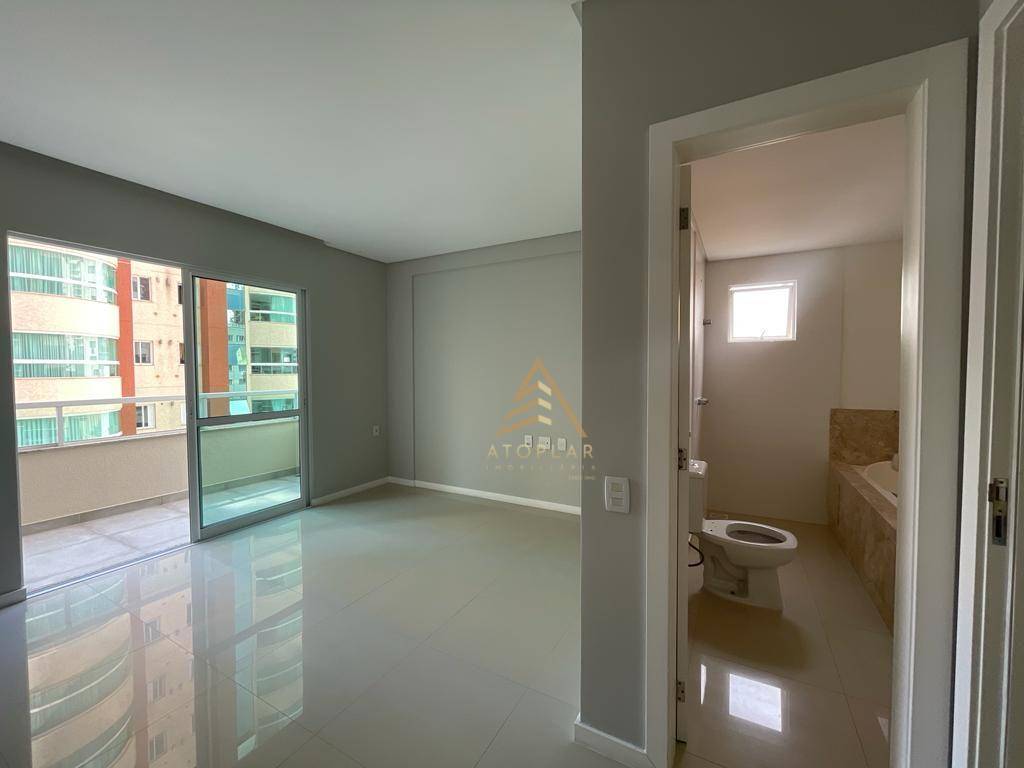 Apartamento à venda com 3 quartos, 159m² - Foto 17