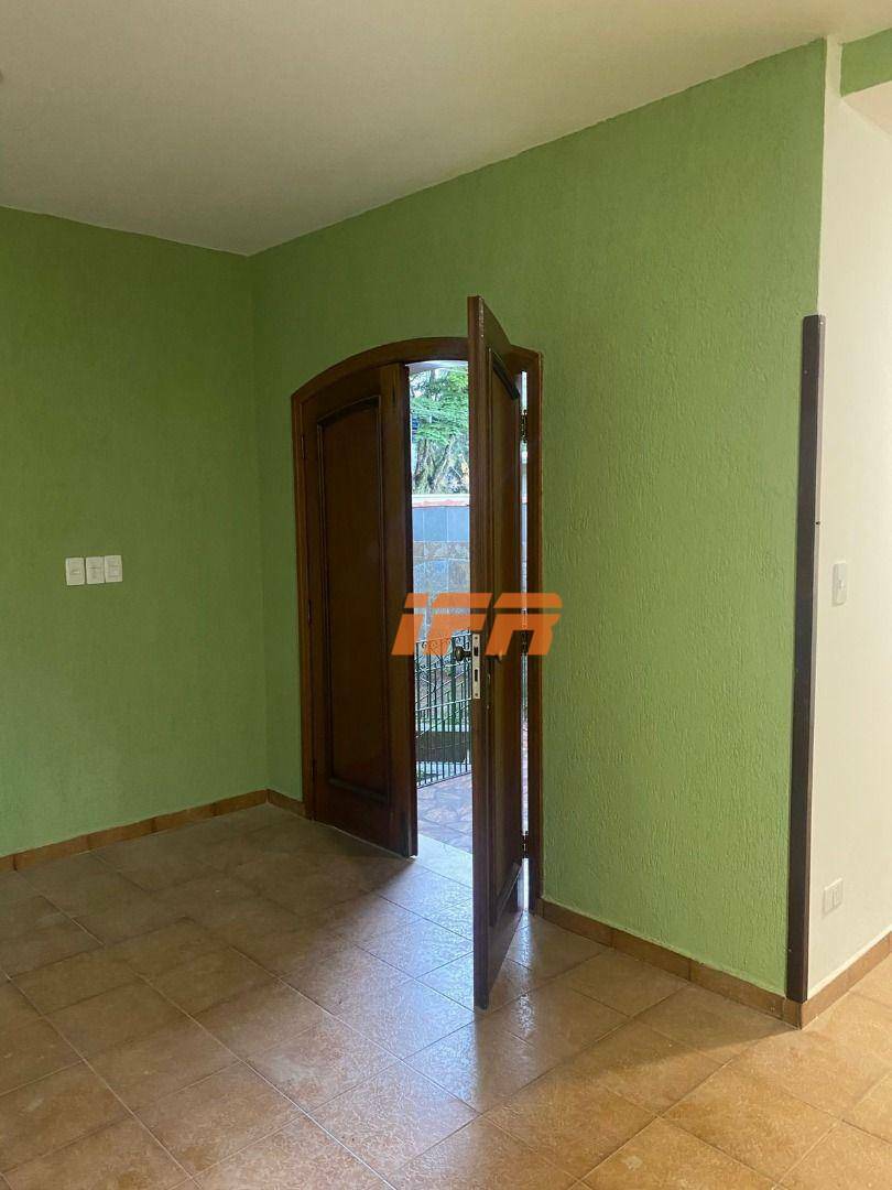 Sobrado à venda com 2 quartos, 250m² - Foto 13