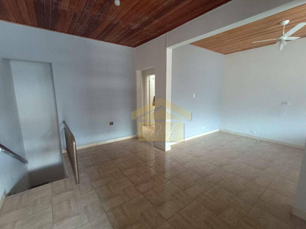 Casa à venda com 2 quartos, 100m² - Foto 3