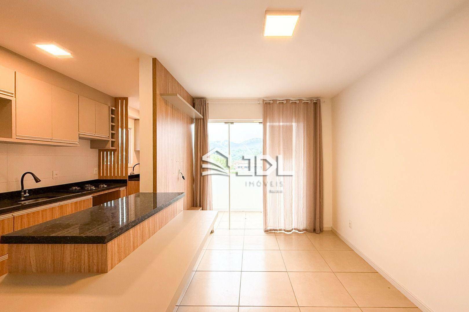 Apartamento à venda com 2 quartos, 60m² - Foto 1