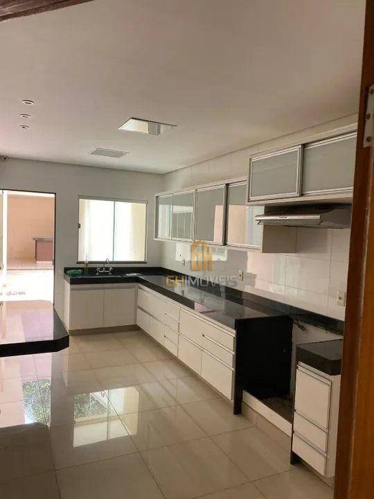 Sobrado à venda com 3 quartos, 180m² - Foto 3