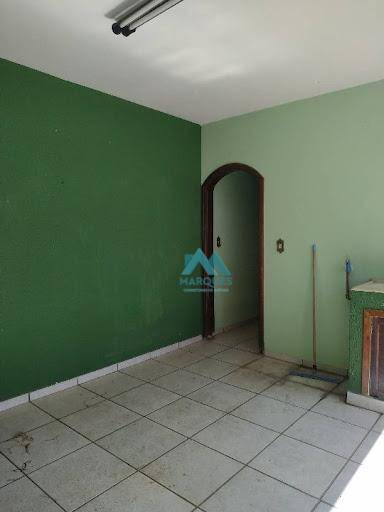 Casa à venda com 3 quartos, 150m² - Foto 4