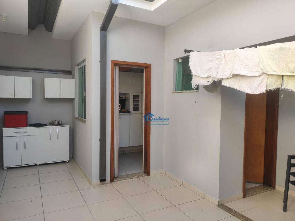 Casa à venda com 3 quartos, 165m² - Foto 2