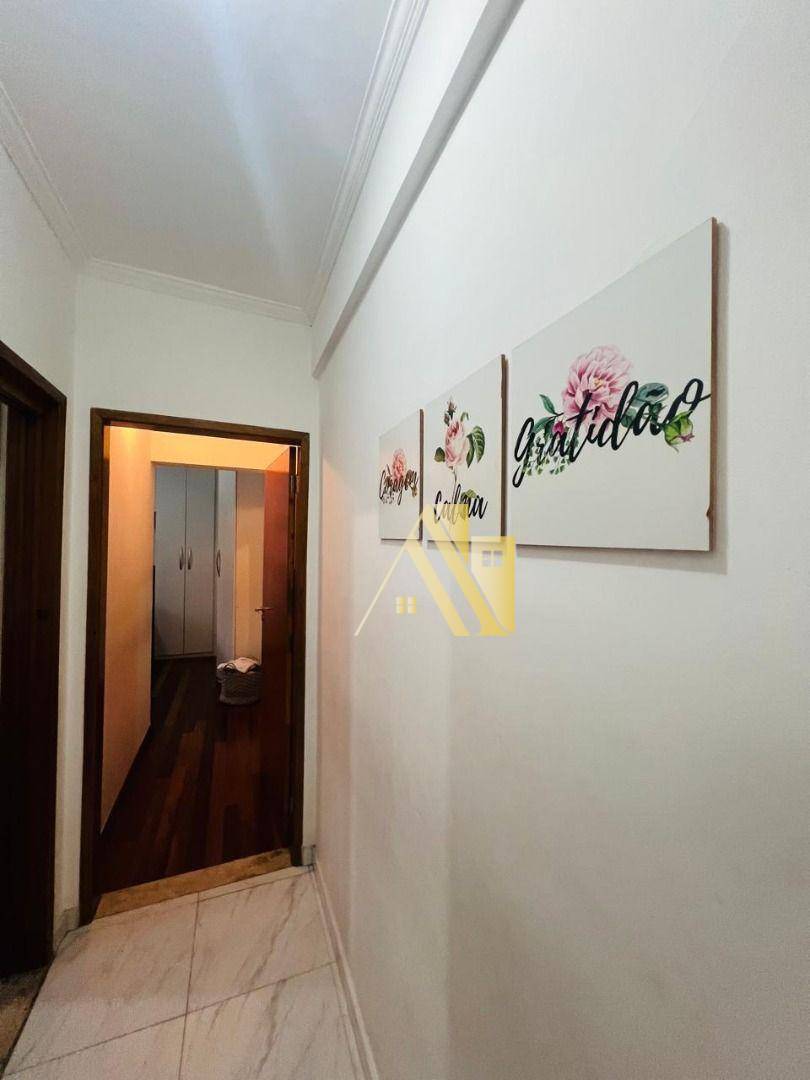 Apartamento à venda com 2 quartos, 66m² - Foto 2