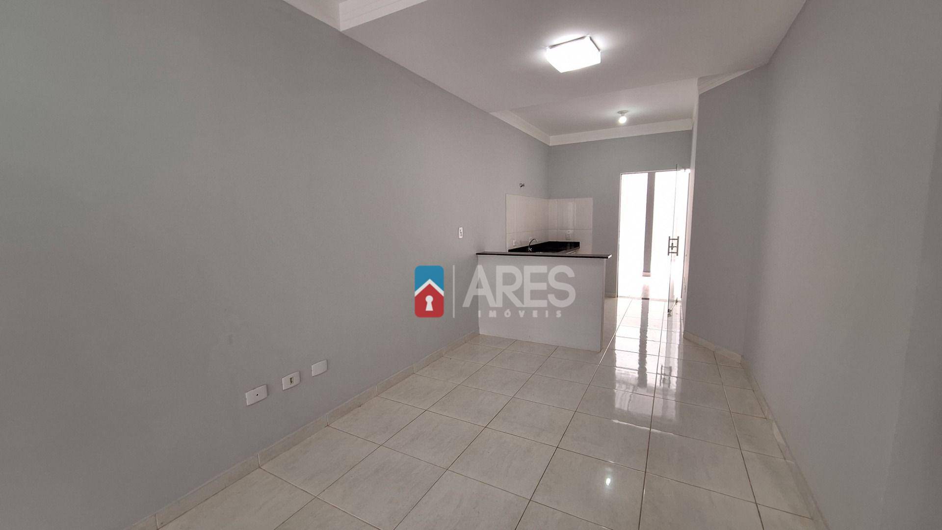 Casa à venda com 3 quartos, 99m² - Foto 4