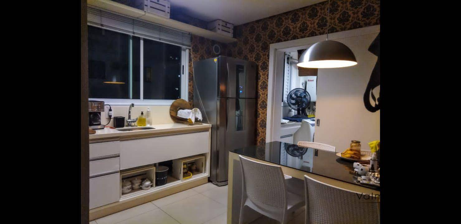 Apartamento à venda com 3 quartos, 158m² - Foto 18